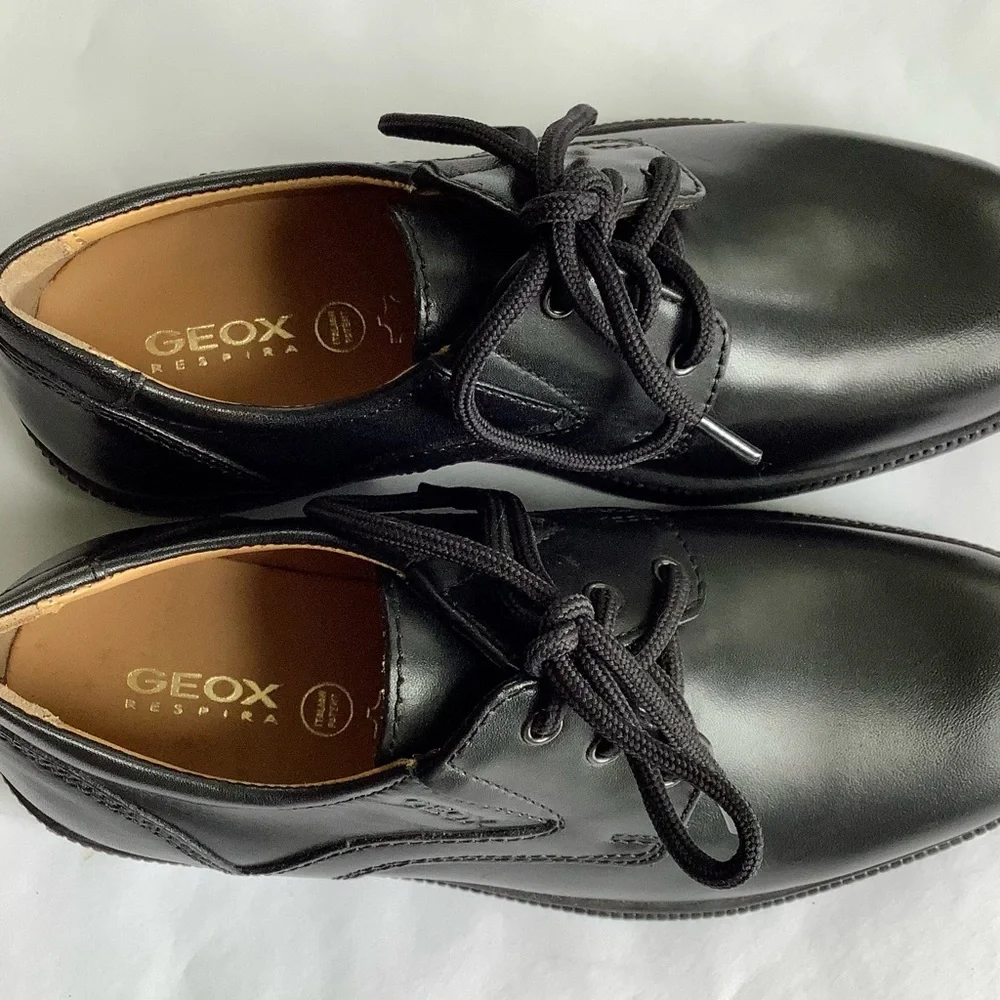 Geox J Frederick black leather  dress lace up USA 2 NWB